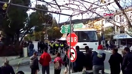 Kamyonun altında kalan küçük Aylin'in ayağı kesildi