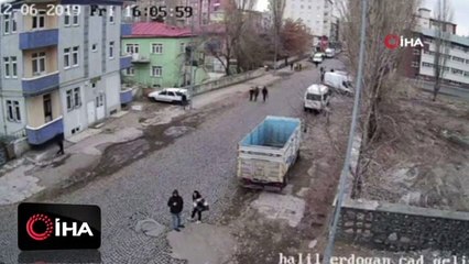 Liseli kıza dehşeti yaşatan vahşiler kamerada!