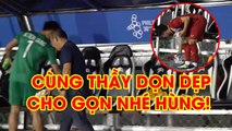 HLV Park Hang Seo cùng Trọng Hùng nán lại sân dọn rác sau chiến thắng trước U22 Campuchia | NEXT SPORTS