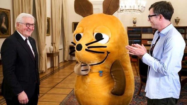 Almanya Cumhurbaşkanı Steinmeier, fareye liyakat nişanı