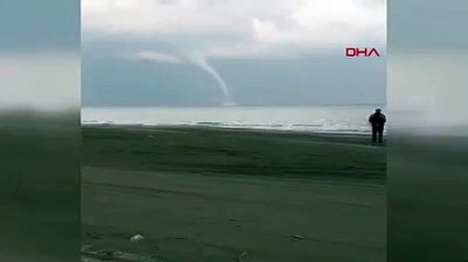 Manzara seyreder gibi hortumu izlediler