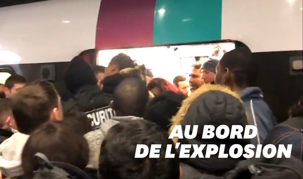 Des scènes de cohue impressionnantes à Gare du Nord à Paris