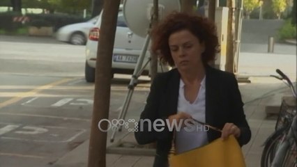 Ora News - Vorpsi dhe Xhaferllari mbërrijnë në 'sheshin e betejës', Gjykata Kushtetuse