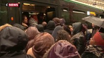 En Ile-de-France, un record de bouchons et des transports en commun saturés