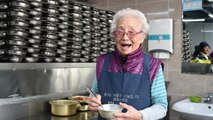 [기업] '33년 무료급식' 할머니, LG 의인상 최고령 수상자 / YTN