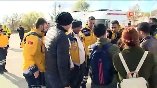 Ambulans şoförleri, hünerlerini yarış parkurunda gösterdi