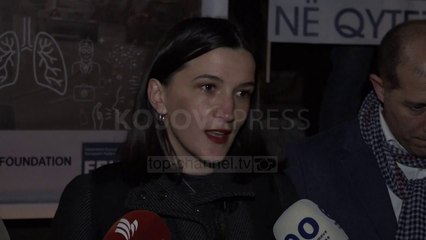 Ndizen 97 qirinj në Prishtinë, përkujtohen 97 persona që humbën jetën në aksidente rrugore