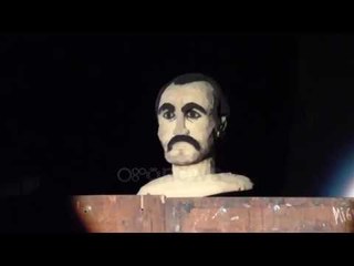 Ora News - Arben Derhemi sjell monodramën “Johan Padan dhe Amerikat” në teatrin e Gjirokastrës