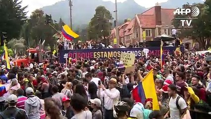 Marcha com artistas dá novo impulso a protestos na Colômbia