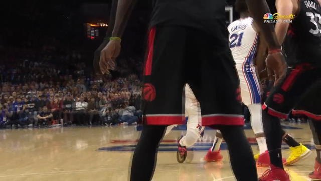 لقطة: كرة سلة: بين سيمونز يسجّل سلّة ساحقة مذهلة