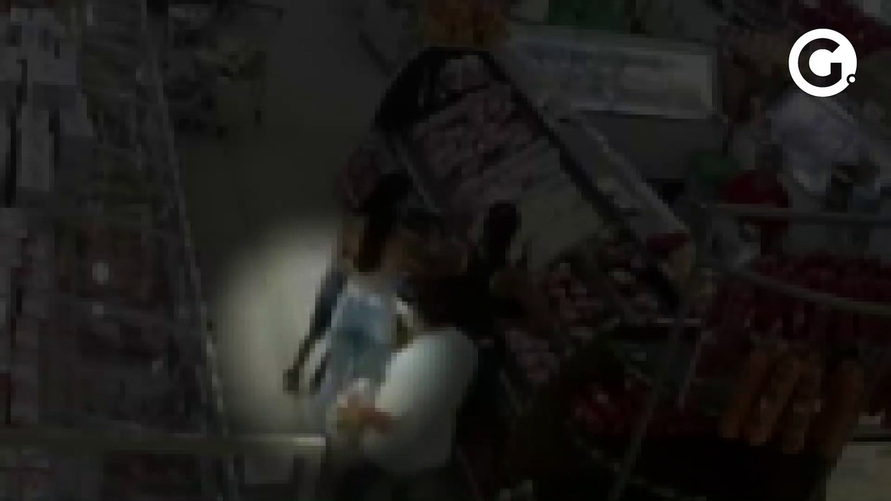 Homem passa a mão em mulher dentro de supermercado em Ibatiba