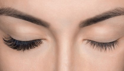 أسهل طريقة لتركيب الرموش الصناعية للمبتدئات