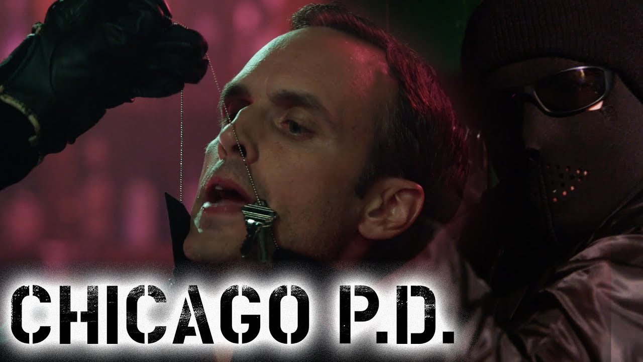 The P.D. Heists The New Guys On The Block | Chicago P.D