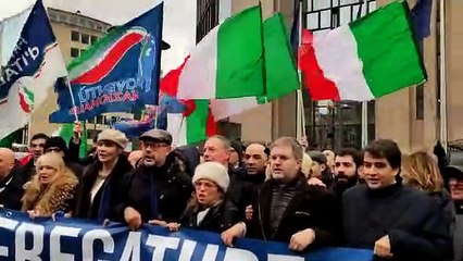Fratelli d'Italia contro il Mes davanti il Consiglio europeo a Bruxelles (09.12.19)