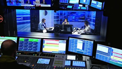 "Les cheminots ne vont pas lâcher !", échange tendu entre un cheminot et Jean-Baptiste Djebbari