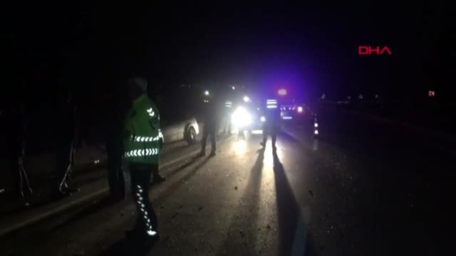 Kayseri minibüs ile otomobil çarpıştı 13 yaralı