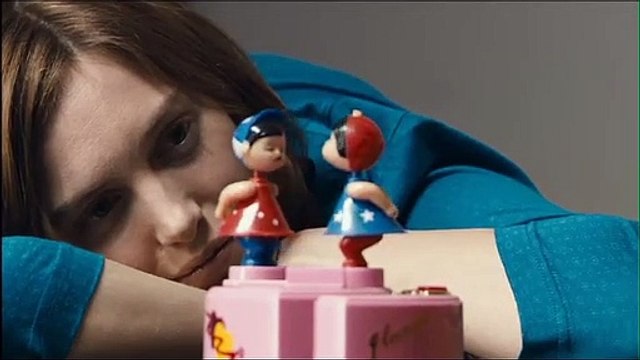 Trailer Elle ne pleure pas, elle chante