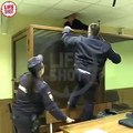 Rusya'da mahkeme salonunun tavanını kırarak kaçmaya çalışan mahkum ayağından yakalandı
