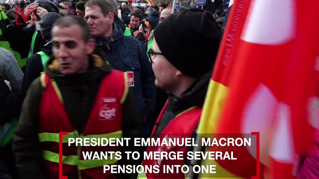 Paris Train Driver on Strike Says Pension Reform Means More Work for Less Pay