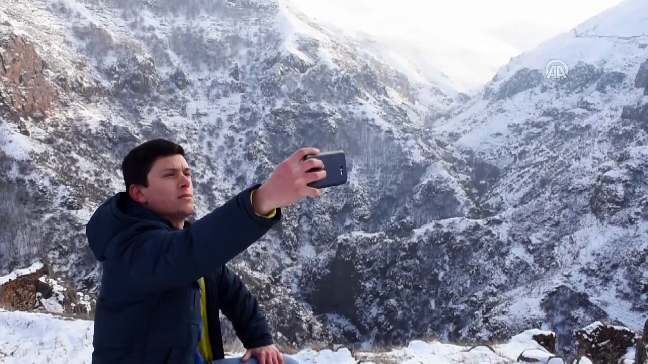 Karın güzelliği Şeytan Kalesi'nde görsel şölen oluşturdu - ARDAHAN