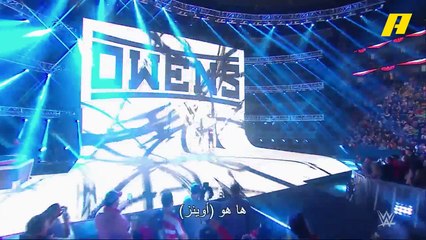 أوينز يدخل الحلبة ليفاجيء رولينز والجمهور