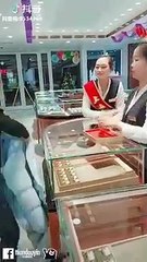 HOT PEPPER EXTRACT PRANK