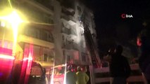 Elektriği ve suyu olmayan apartman dairesinde çıkan yangın mahalleyi sokağa döktü