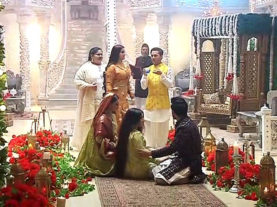 Bahu Begam Nikah sequence Shyra hits Azan with a stick on is head to get the chip out