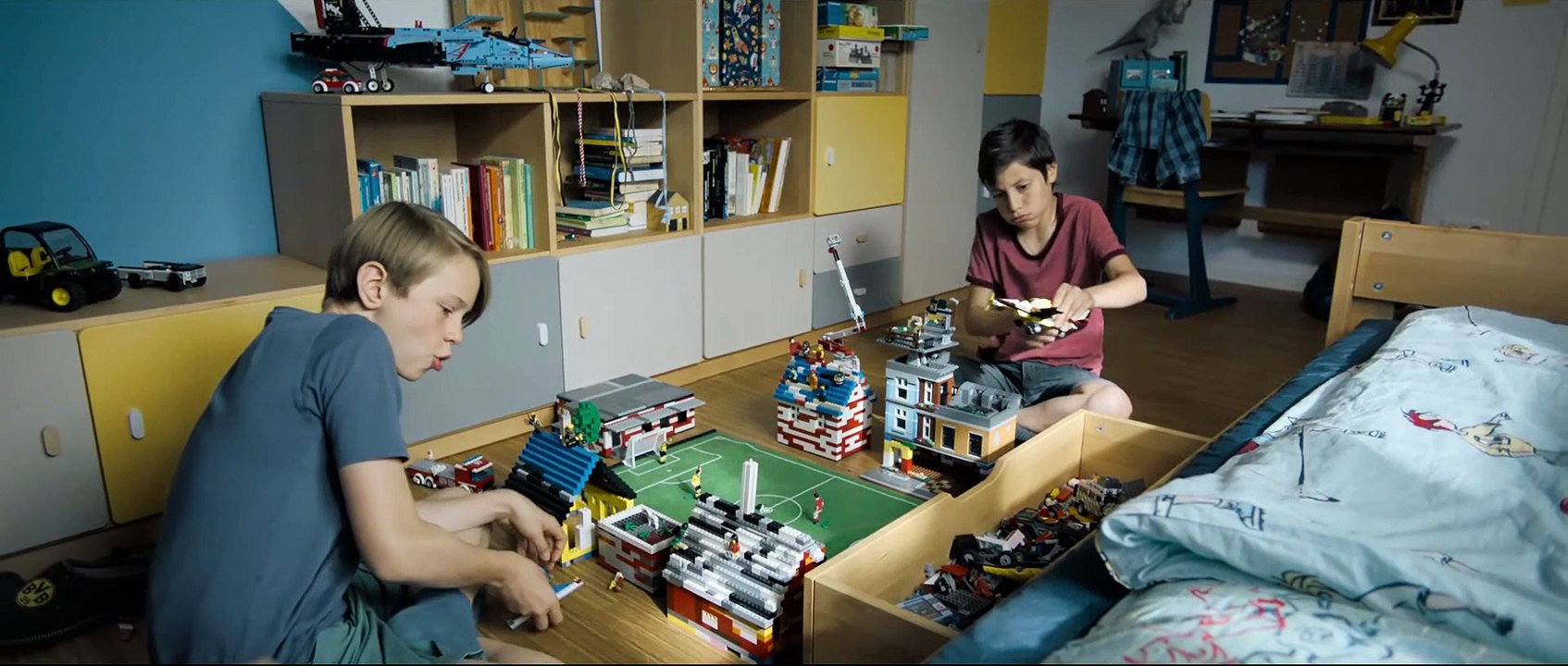 ZU WEIT WEG Film - Trailer und Clips