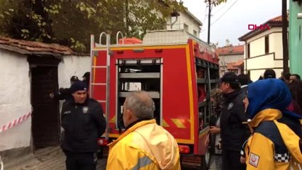 Karatay ilçesinde 2 katlı kerpiç ev çöktü, 3 kişi göçük altında iddiası