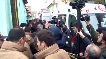 Konya’da 2 katlı kerpiç ev göçtü
