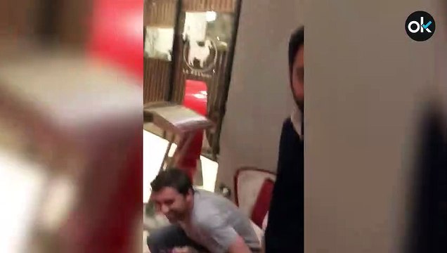 Un grupo de catalanes increpa al golpista Puigdemont en Bruselas: «¡Delincuente, racista, a prisión!»