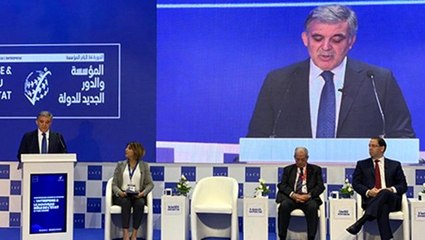 Eski Cumhurbaşkanı Gül, suskunluğunu bozdu: Demokrasi, güçlü liderin gölgesinde kalmamalı