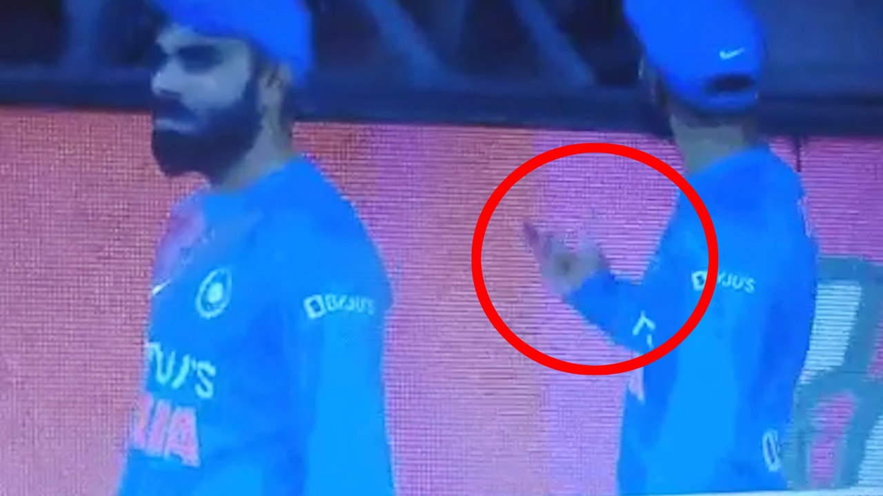 India vs West Indies 2nd t20 | Kohli not happy with fans chant Dhoni name