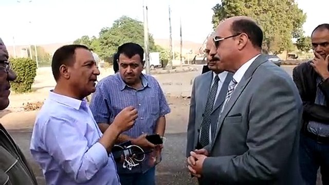 محافظ أسوان يتفقد طرق المدينة استعدادا لاستضافة منتدى السلام العالمى