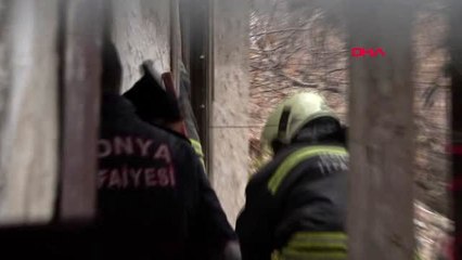 Konya 2 katlı kerpiç bina çöktü, göçük altında kalan 3 kişi hayatını kaybetti -6