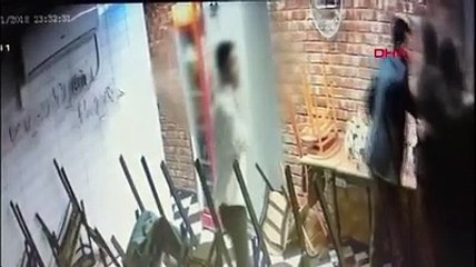 Bakırköy'de restoranda öğrencileri soyup darp eden polise 12 yıl 9 ay hapis