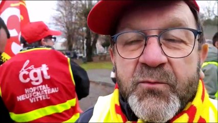 Manifestation à Neufchâteau : Yves Goujon, 68 ans et retraité de l'Education nationale, est inquiet pour la jeunesse