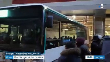 Les non-grévistes de la RATP insultés quand ils tentent de sortir des dépôts avec leur bus