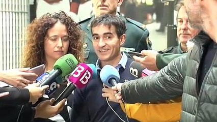 Emocionado encuentro entre un padre y su hija, tras ocho años secuestrada por su madre