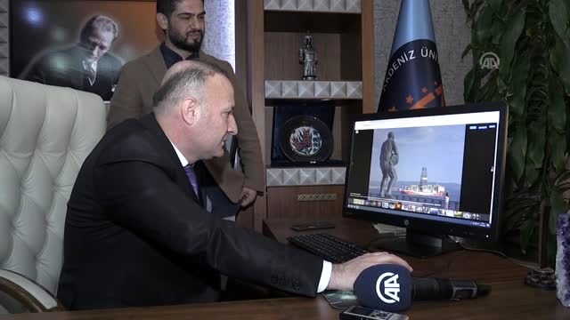 Akdeniz Üniversitesi Rektörü Ünal, AA'nın Yılın Fotoğrafları oylamasına katıldı