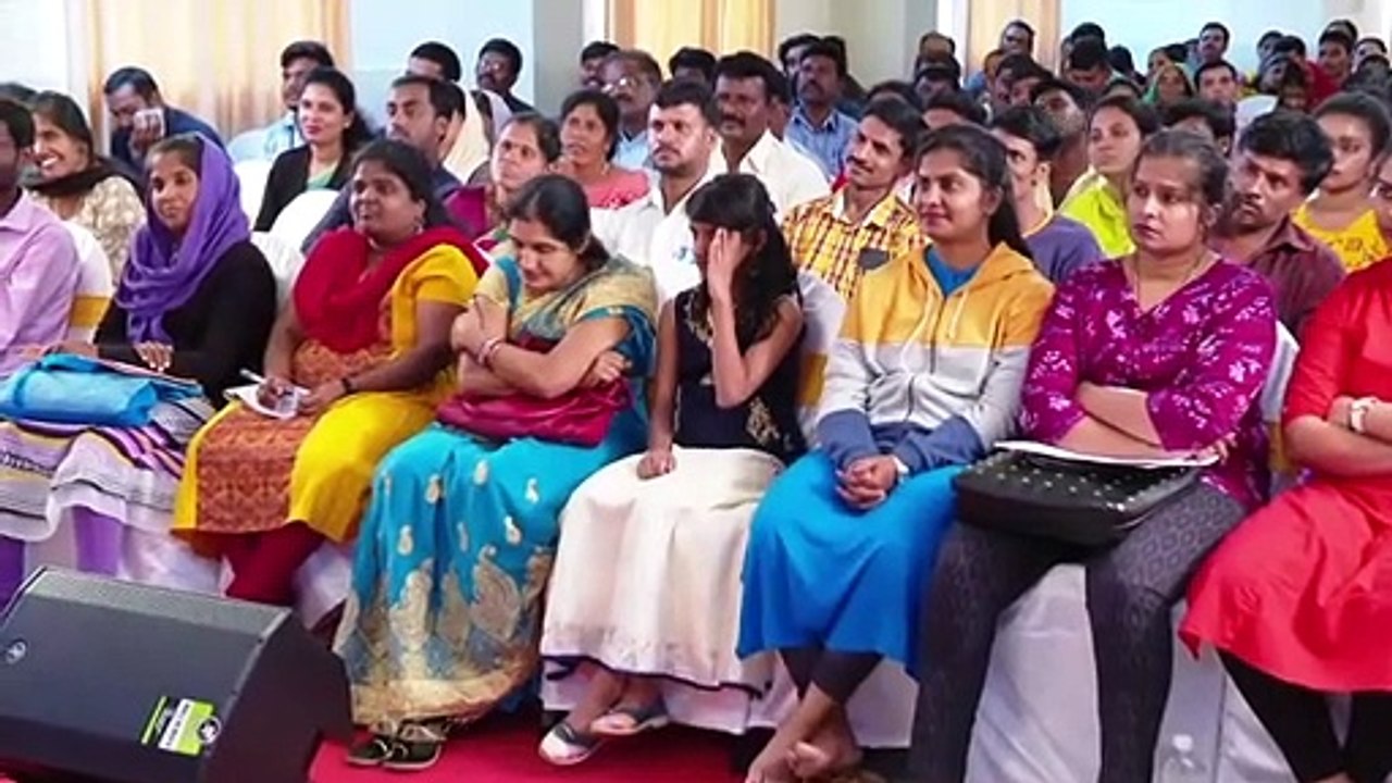 BRO ANDREW RICHARD: ದೇವರ ಮಕ್ಕಳಿಗೆ ಆಶೀರ್ವಾದವು ಹೇಗೆ ಬರುತ್ತದೆ - Kannada Short Sermon 2019