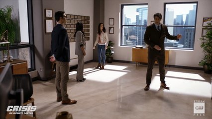 DCTV Crisis on Infinite Earths Crossover Sneak Peek - Brandon Routh as Superman (2019)