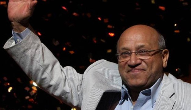 بدء توافد الفنانين على جنازة الراحل سمير سيف بكنيسة العذراء مريم 