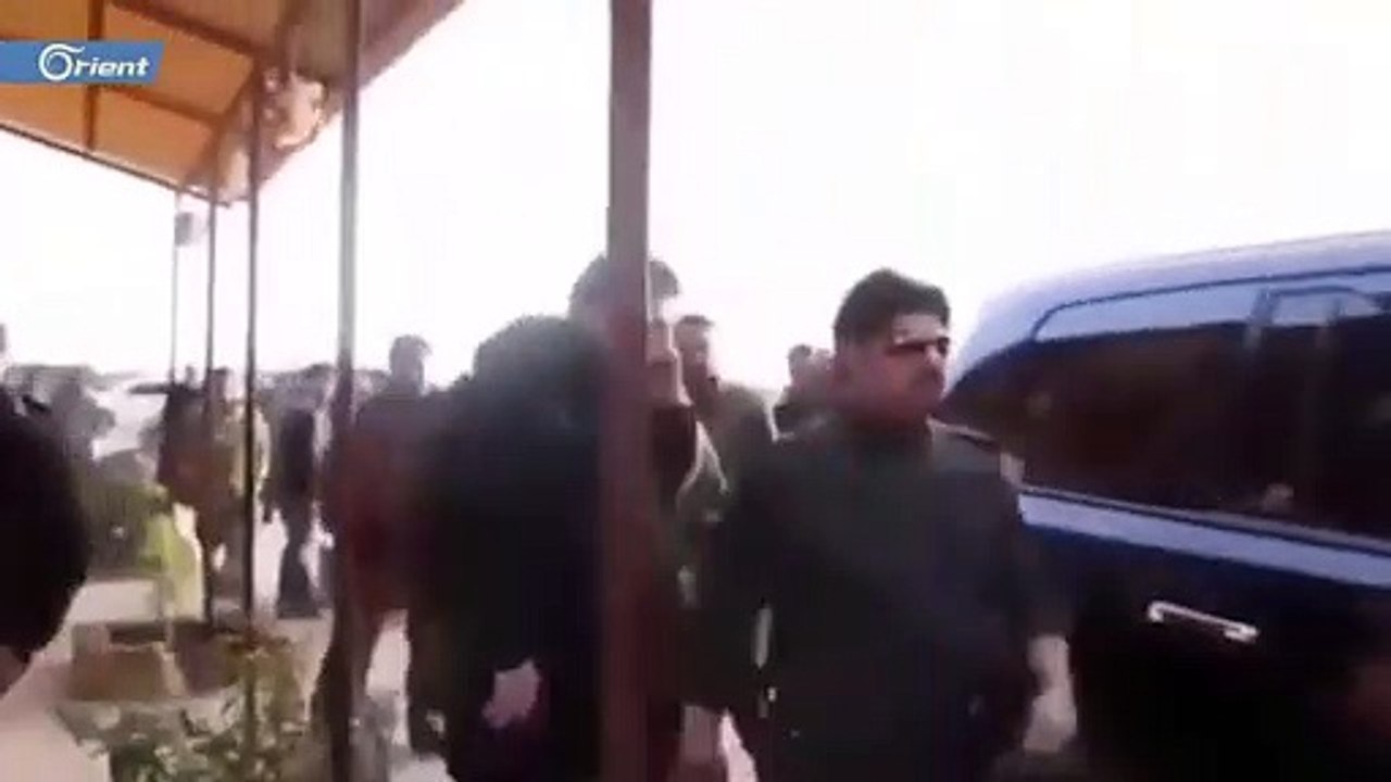 شاهد شبيحة تاجر أسد "حسام قاطرجي" وهم يؤدون التحية العسكرية له