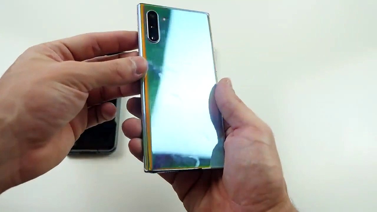 Samsung Galaxy Fold vs iPhone 11 vs Note 10 in...
