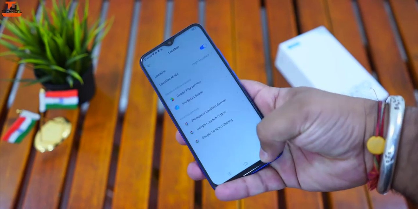 vivo U20 Unboxing & First Look - The Complete P...