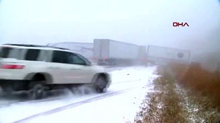 ABD'de 50 aracın karıştığı zincirleme kaza kamerada