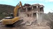 Marmaris'te imara aykırı iki villa yıkıldı