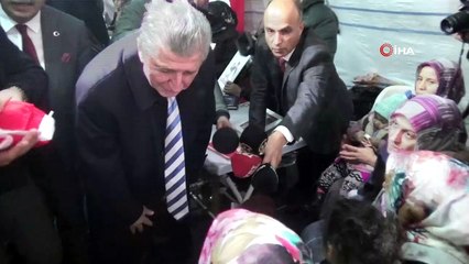 Kamu Görevlileri Etik Kurulu'ndan HDP önünde evlat nöbeti tutan ailelere ziyaret